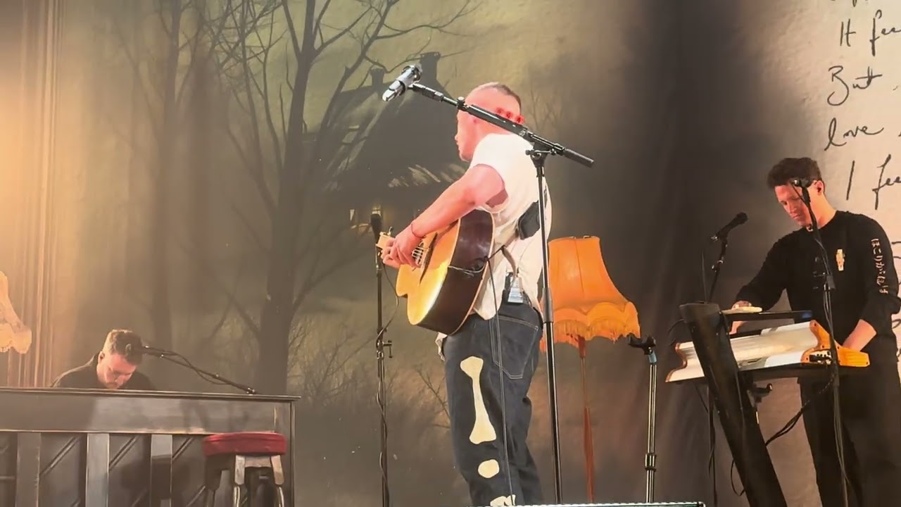 Dermot Kennedy - Outnumbered - 09/23/2025 - Dublin, Ireland - 3Olympia Theatre