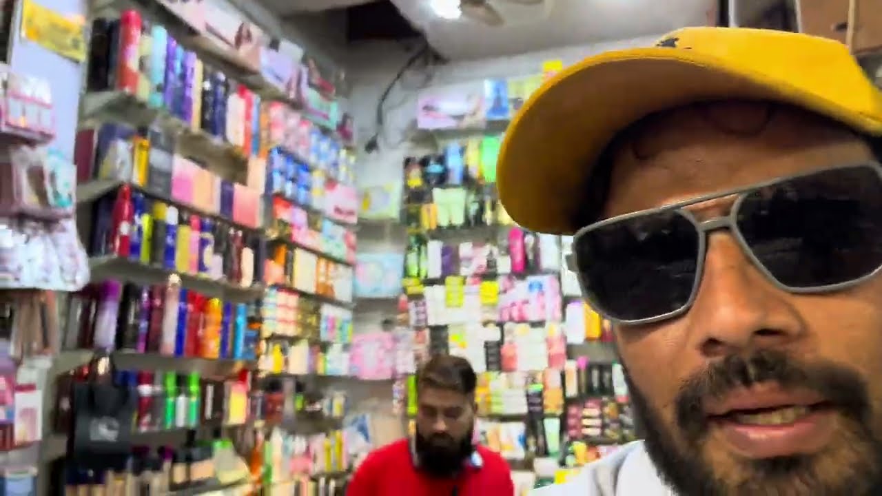 Cosmeti and jewellery wholesale market in Korangi 6 number market￼