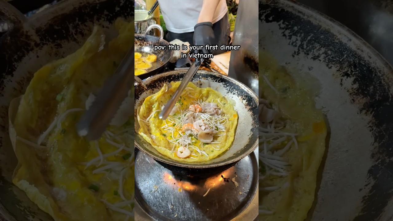 my favorite Vietnamese street food, banh xeo (Vietnamese pancakes) #hanoifood #vietnamstreetfood