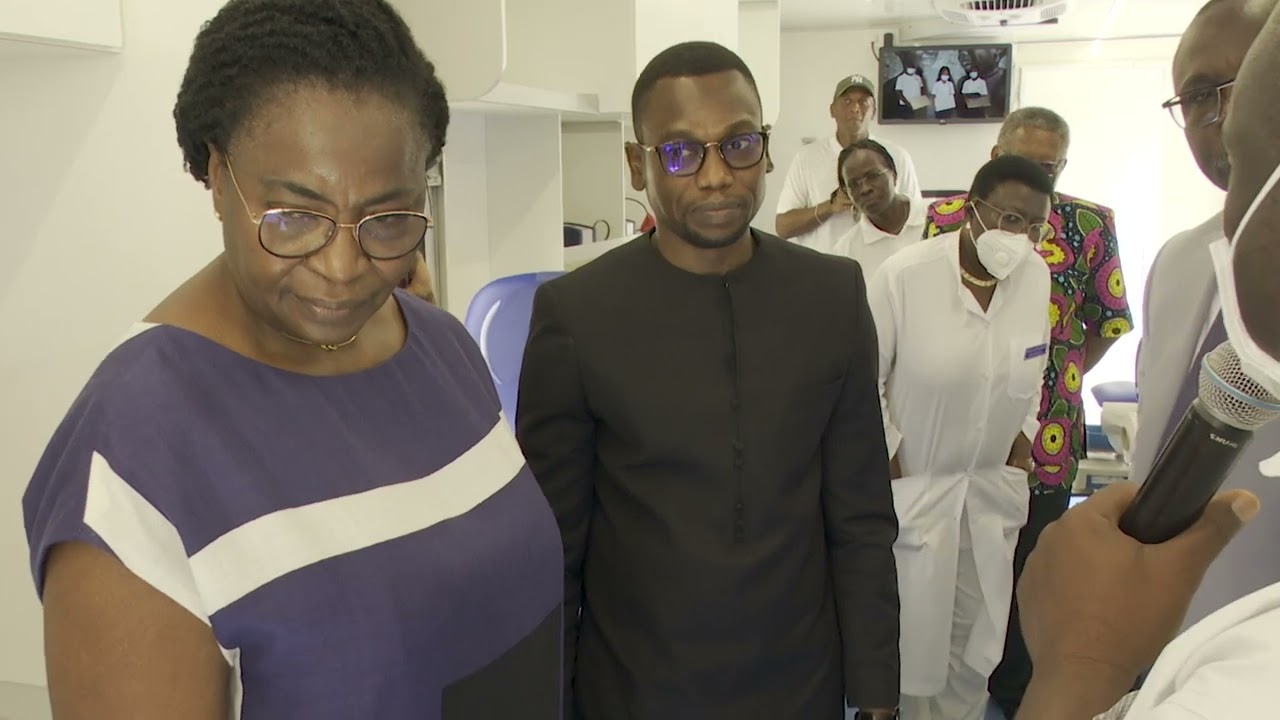 La fondation Claudine Talon dote l'Agence nationale de transfusion sanguine d'un véhicule