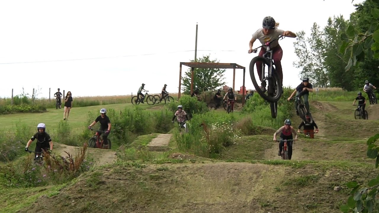 Quebec's Pemiere Woman's Freeride Jam !?