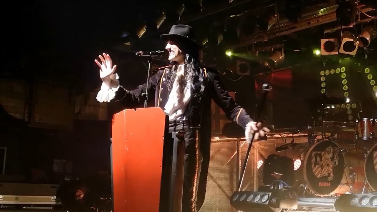 Avatar - A Statue Of The King - Live - Entrance of the King - in Munich 2019