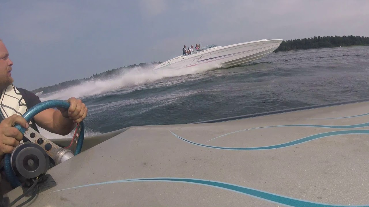 One fast v drive pulling with powerboats in rough sea @ poker run sweden