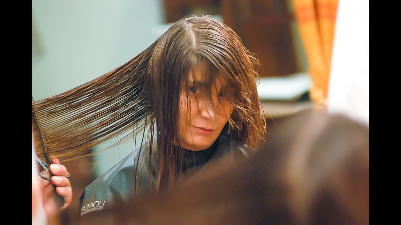 Fantastic show of haircut, hair dryer and hair style in long hair