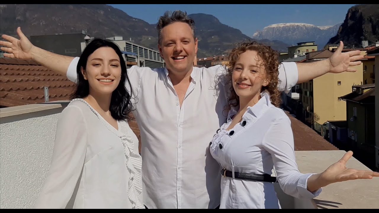 In Corona-Zeiten erklingt über den Dächern von Bozen eine Hymne auf das Leben -Viva la vita Graziano