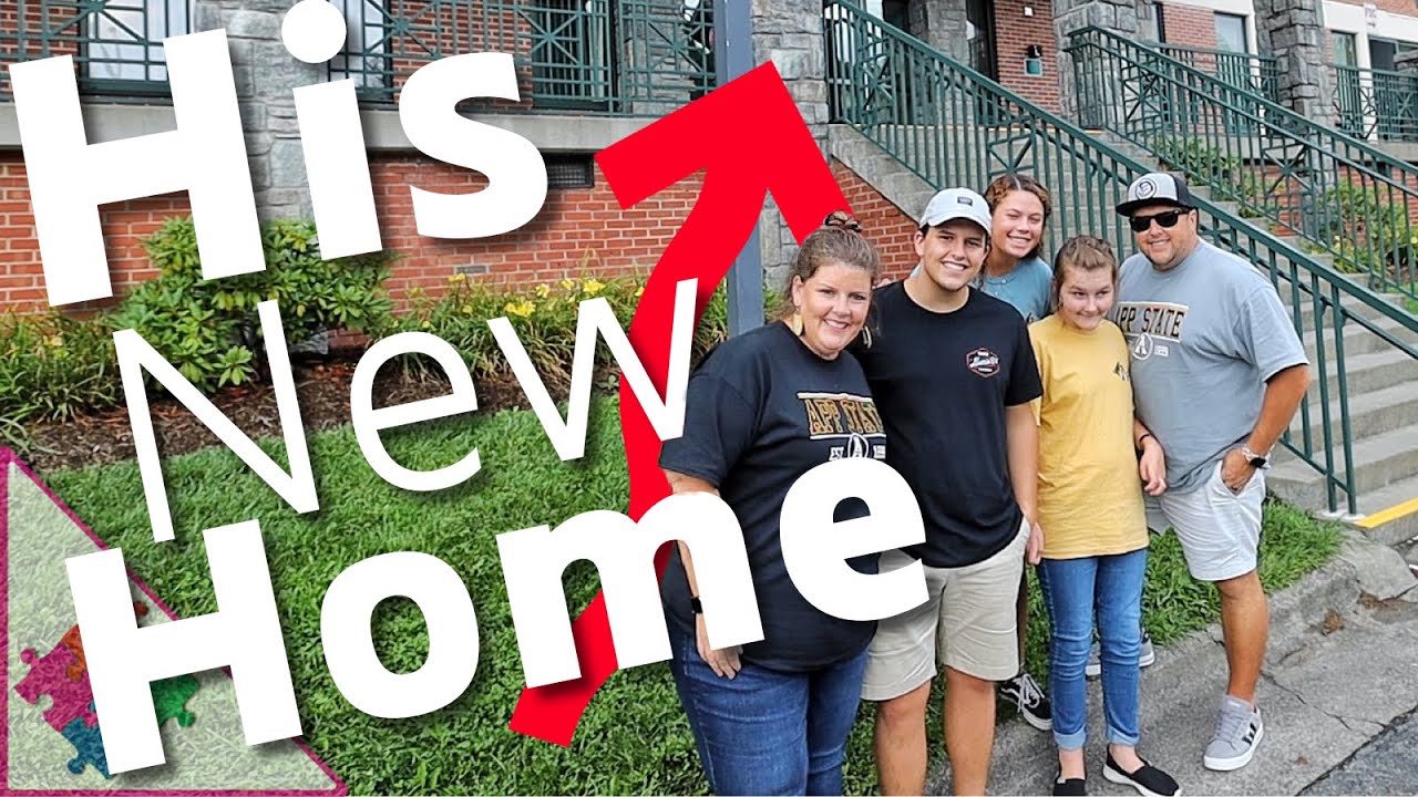 College Move In Day