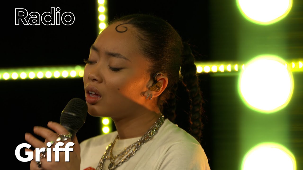 Griff - ‘Miss Me Too’ & ‘Astronaut’ Live @ 3FM (VoorAan)