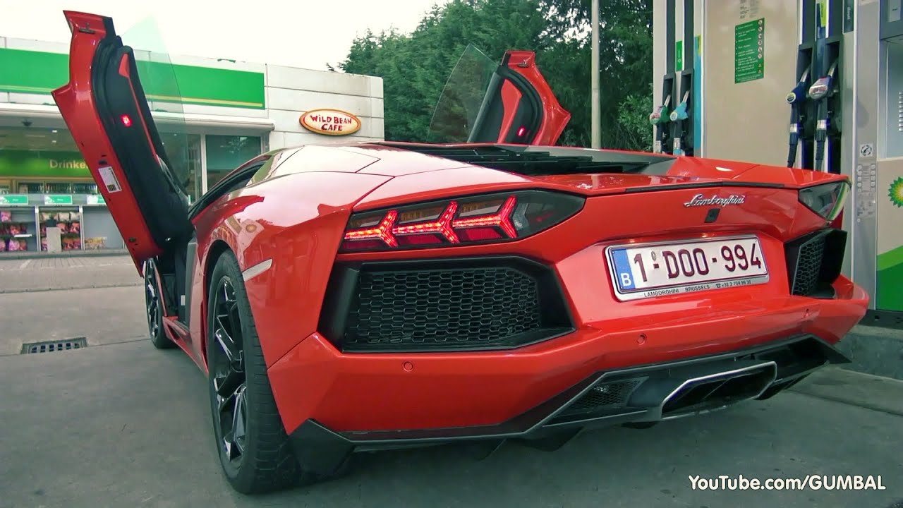 Lamborghini Aventador LP700-4 - Revs + Acceleration Sounds!