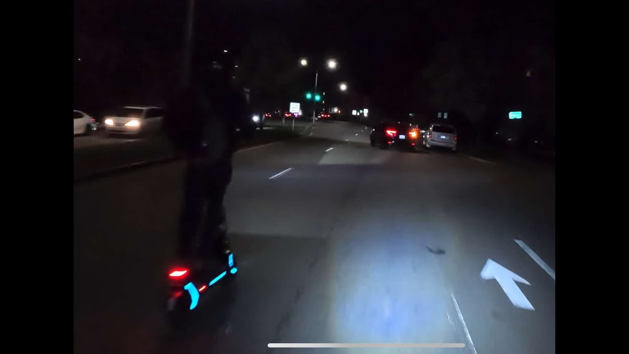 Nanrobot LS7+ 72v VS. Roadrunner RX7 72v - Friend Almost Rear Ends Car On Roadrunner RX7 72v!!!!