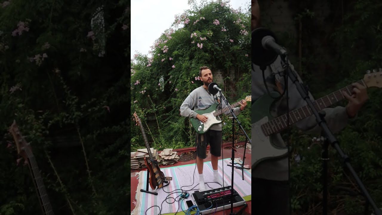 Metamorphosis - live recording w Loop station