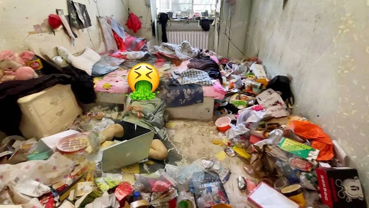 🤮THIS GIRL'S ROOM IS LIKE HELL! THE HOUSE SMELLS SO BAD THAT IT'S ALMOST HARD TO BREATHE！