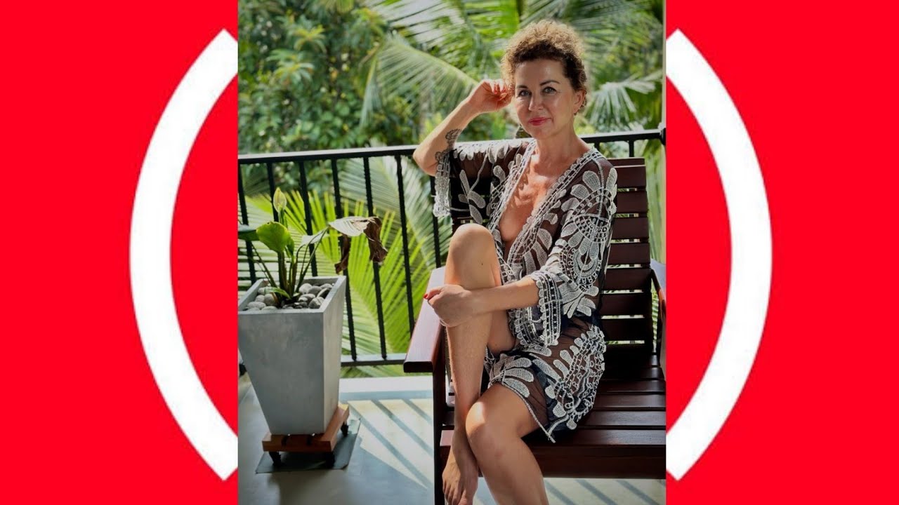 Mujer Madura Elegancia ✨ Moda Atemporal Para Mujeres 40+