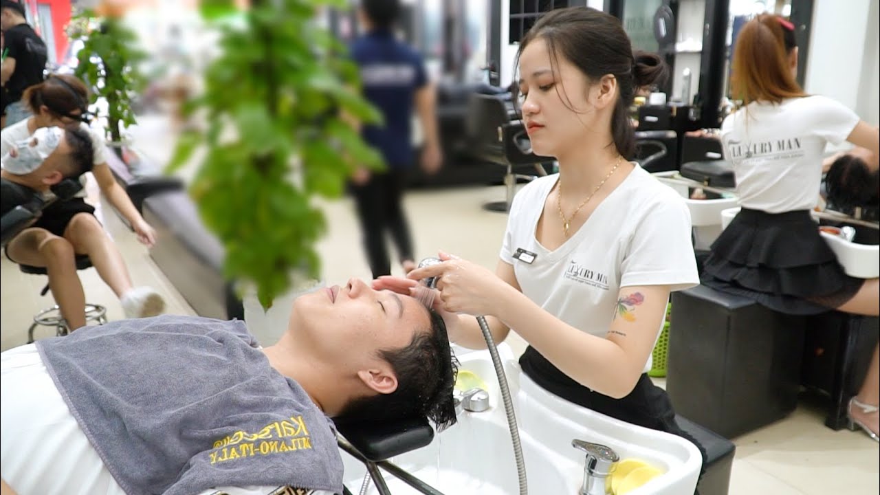 Refreshing mind because a beautiful girl massage and wash her hair to relax after work, Kiner HongMy
