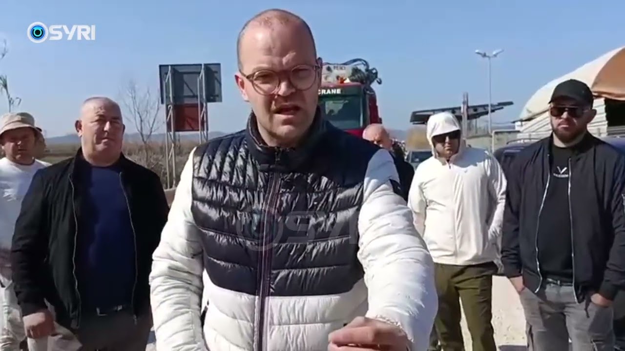 Thumanë, banorët protestojnë për rrugën 500-metërshe: Dorëzohet peticioni te Bashkia dhe ARRSH