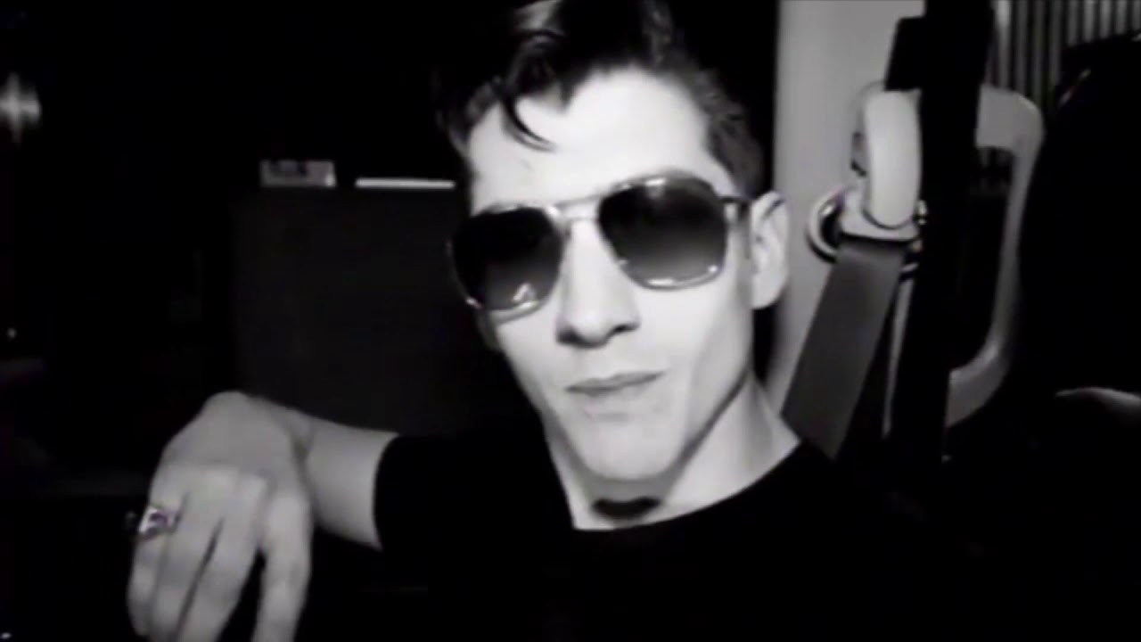 Arctic Monkeys - R U Mine  (Dj Zeds Mashup)