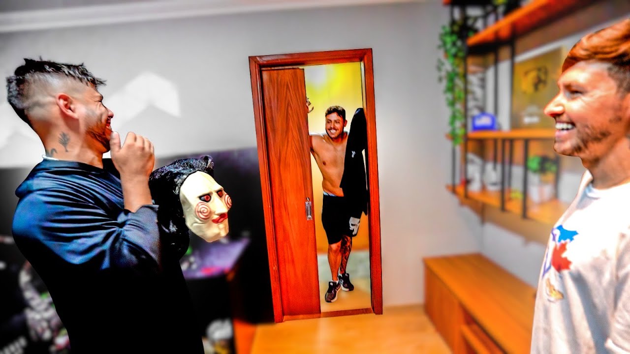 DESCOBRIRAM QUE EU SOU O MORADOR MISTERIOSO FALSO !  caiu a casinha pra mim