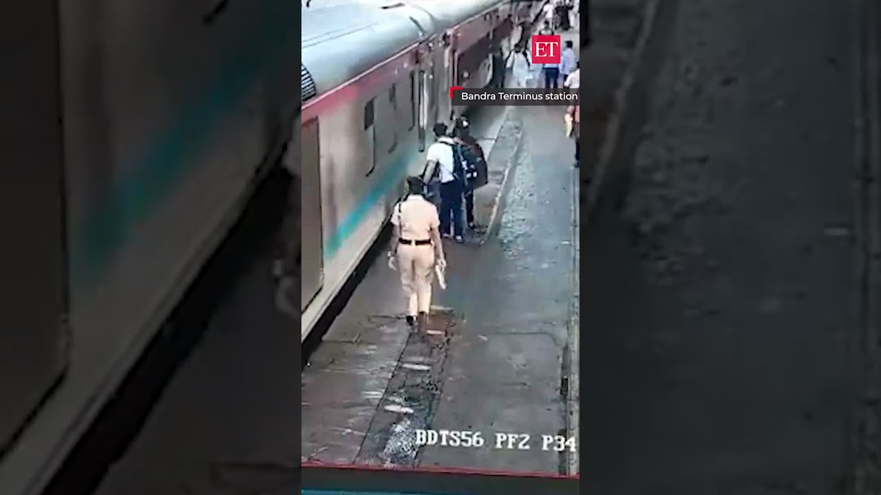 Watch: RPF lady personnel rescues a woman who slipped while boarding a moving train