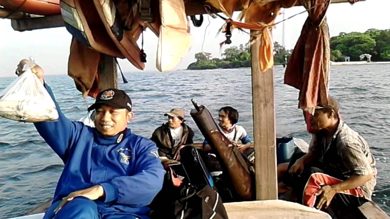 Mancing di pulau damar