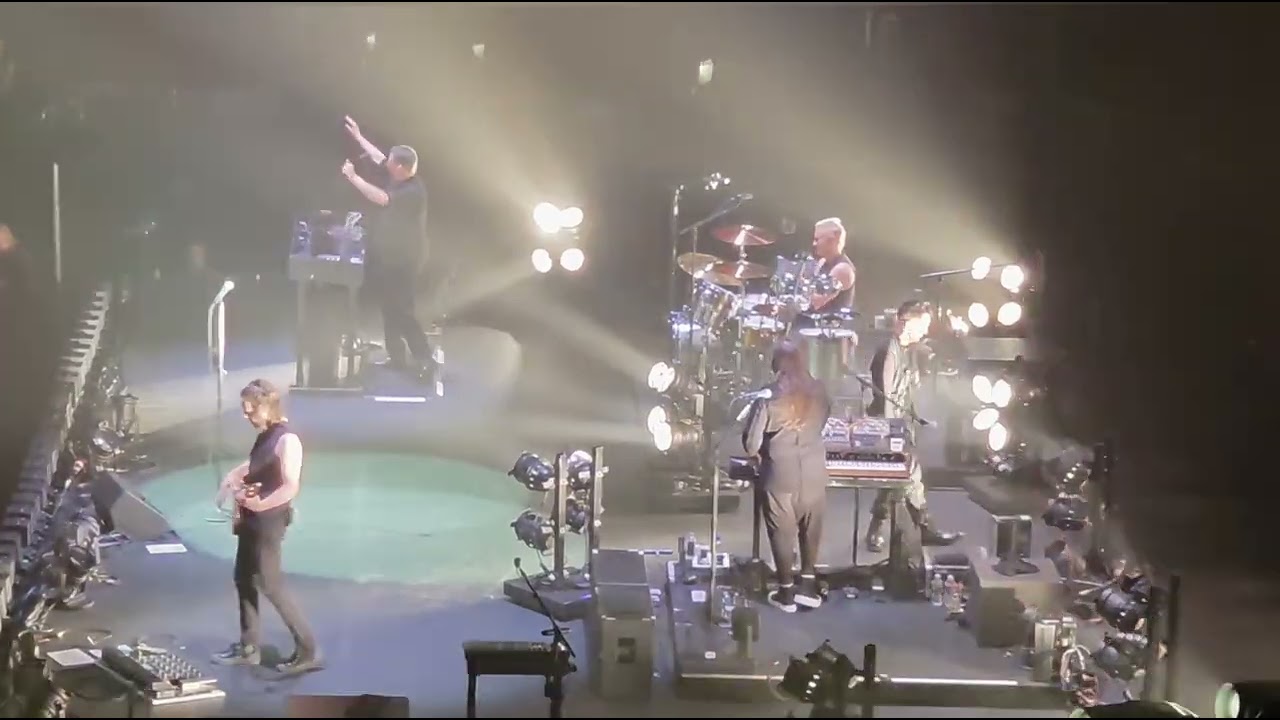 Nine Inch Nails Hurt Peel it Back Tour Rocket Arena Cleveland Ohio Trent Reznor 8/31/25 Live Robin