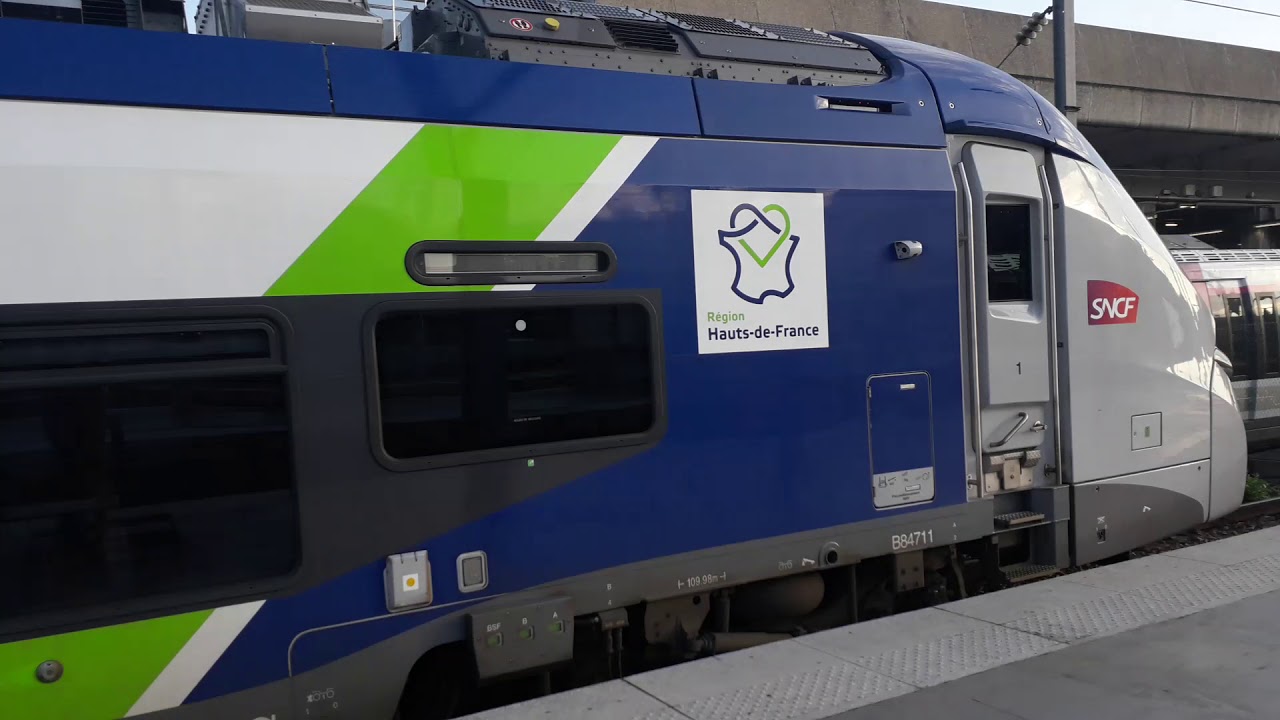 Arrivée  en gare de PARIS NORD  d 'un TER HAUTS DE FRANCE