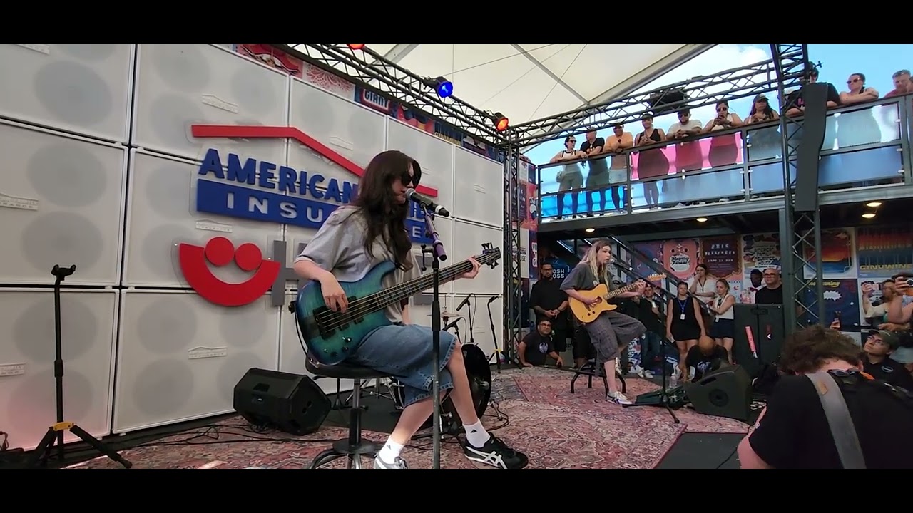 Qué Más Quieres performed live by The Warning - American Family Insurance House Summerfest, 7/5/25