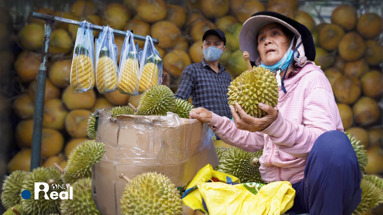 How Street Vendors Serve Fresh Fruits in Vietnam