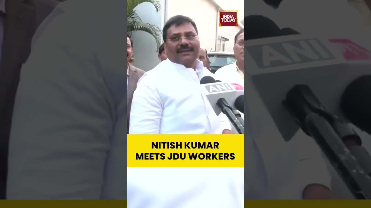 Nitish Kumar Meets JDU Workers, Extends New Year Greetings at Party Office