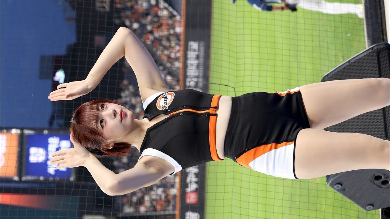 [4K] 250903 한화이글스 하지원 치어리더 ' MEOVV(미야오) - HANDS UP ' 직캠 @대전한화생명볼파크