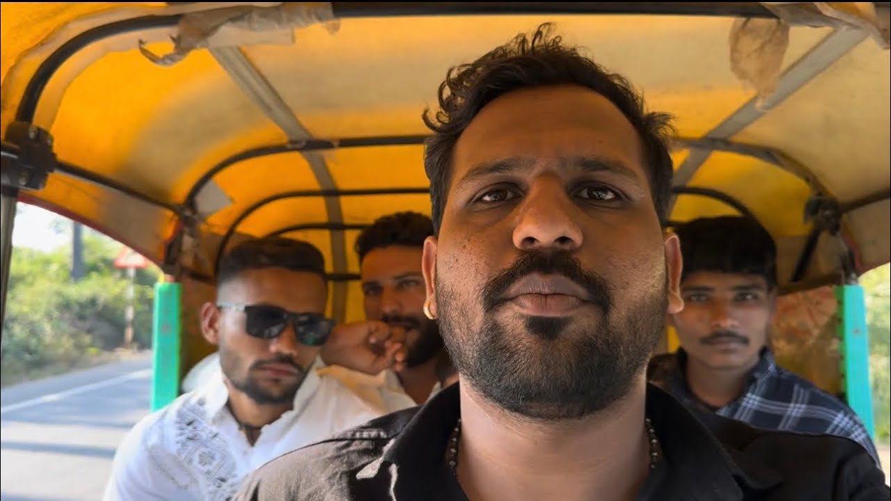 AAJ AUTO LEKE GAV ME GUME OUR SAME TIME ME PATANGA CADHYA 