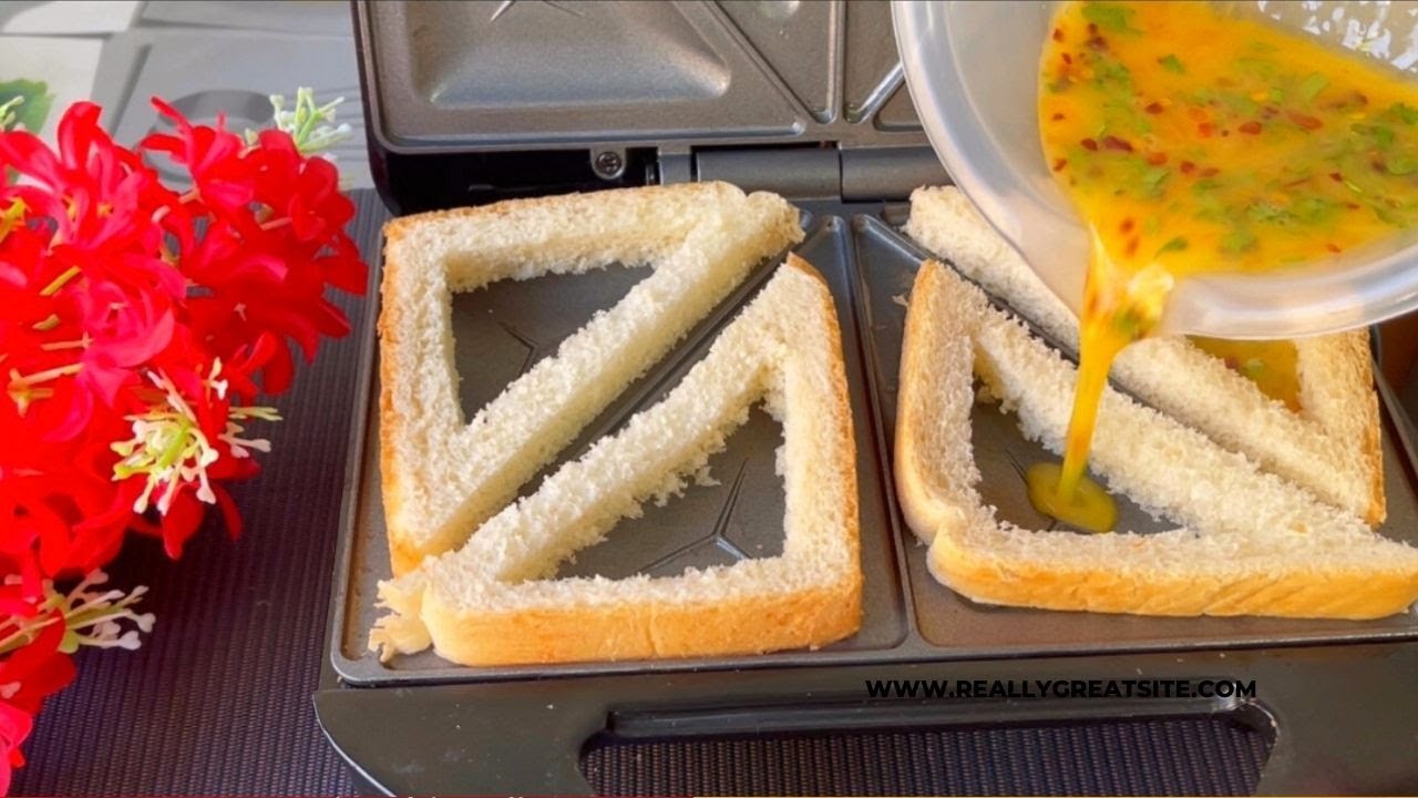 Egg sandwich in a sandwich maker | Easy Hack | Easy breakfast/Sandwich Maker