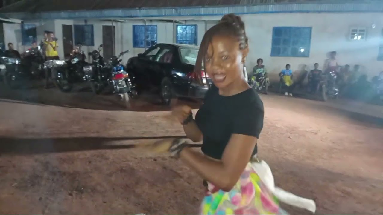 Emmy2nice live performance at Bekwarra LGA Bro. GABRIEL Ede mothers Birial 
