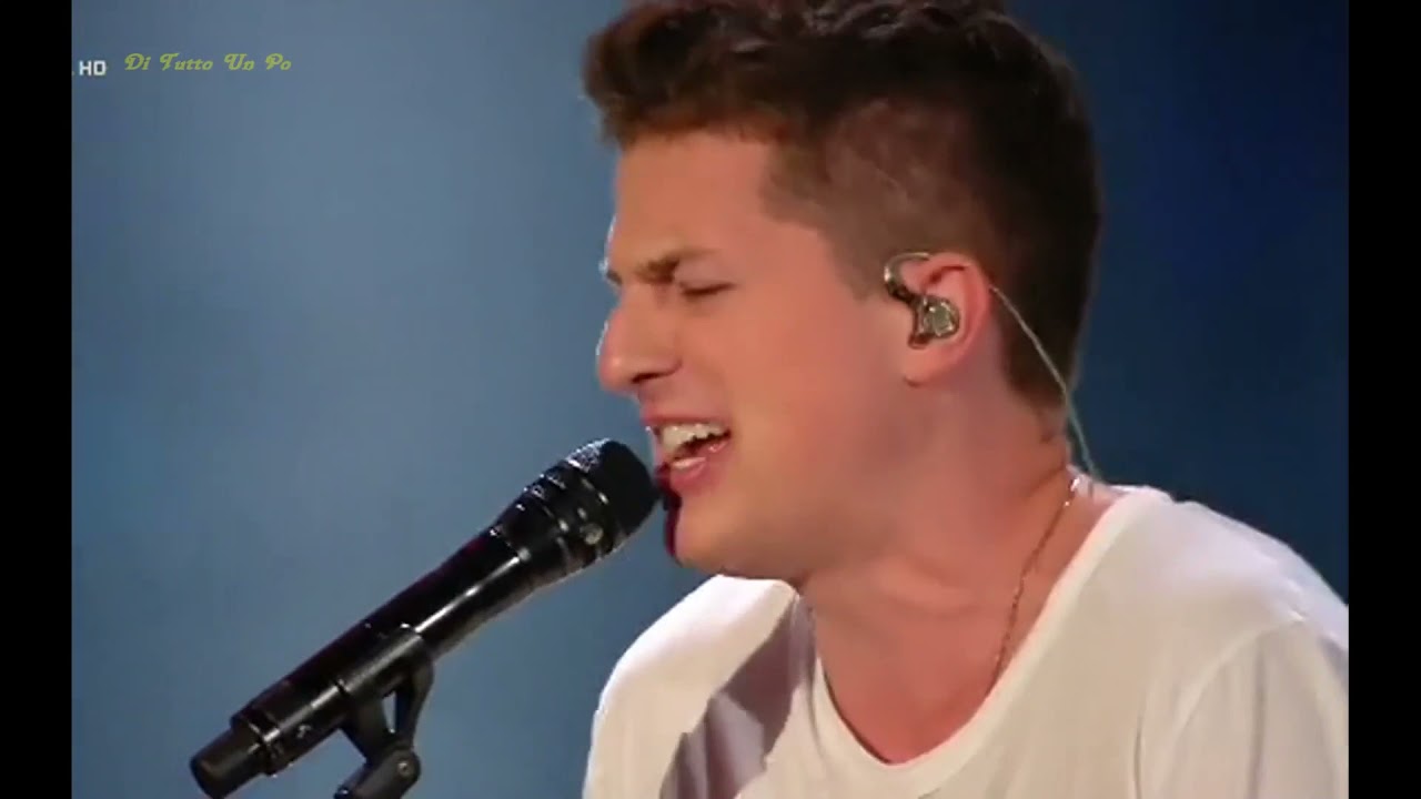 Charlie Puth   -   Attention    (Wind Music Awards 2017)