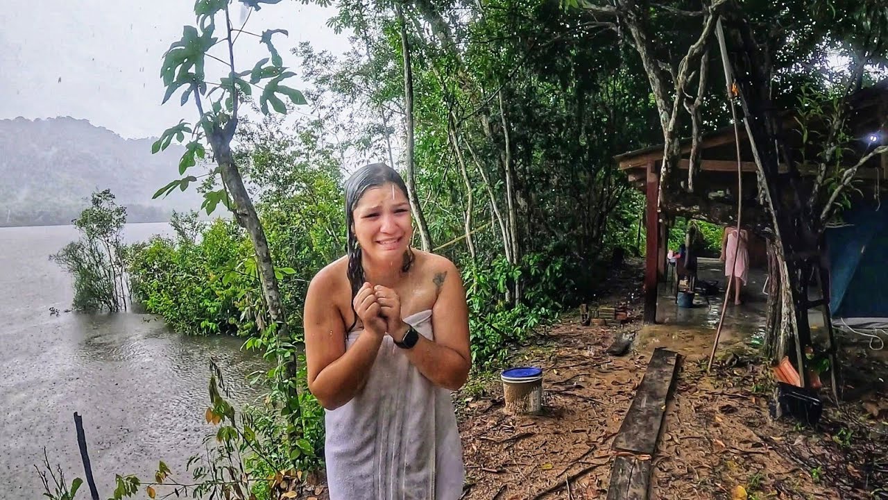 Correria Choro e desespero 😱 acampamento Pescaria um Delicioso almo&ccedil;o no fog&atilde;o a lenha