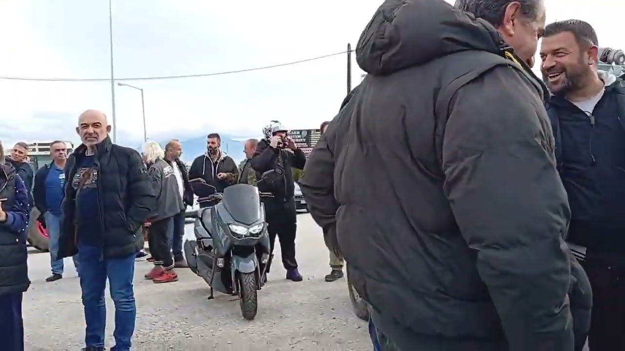 Κόρινθος: Οι αγρότες στους δρόμους - Συγκέντρωση στον κόμβο Κιάτου με αυξανόμενη ένταση