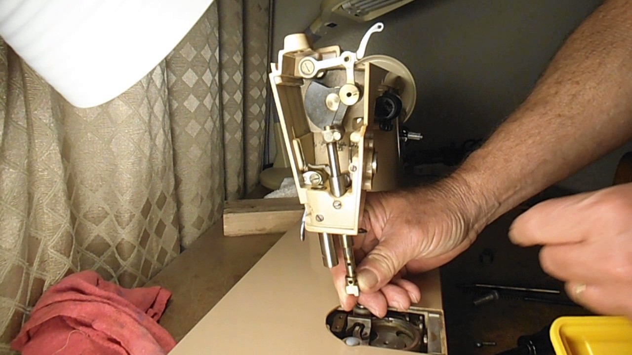 SINGER MODEL 404 RESTORE SERIES Pt. 3 REMOVE PRESSER and NEEDLE BARS