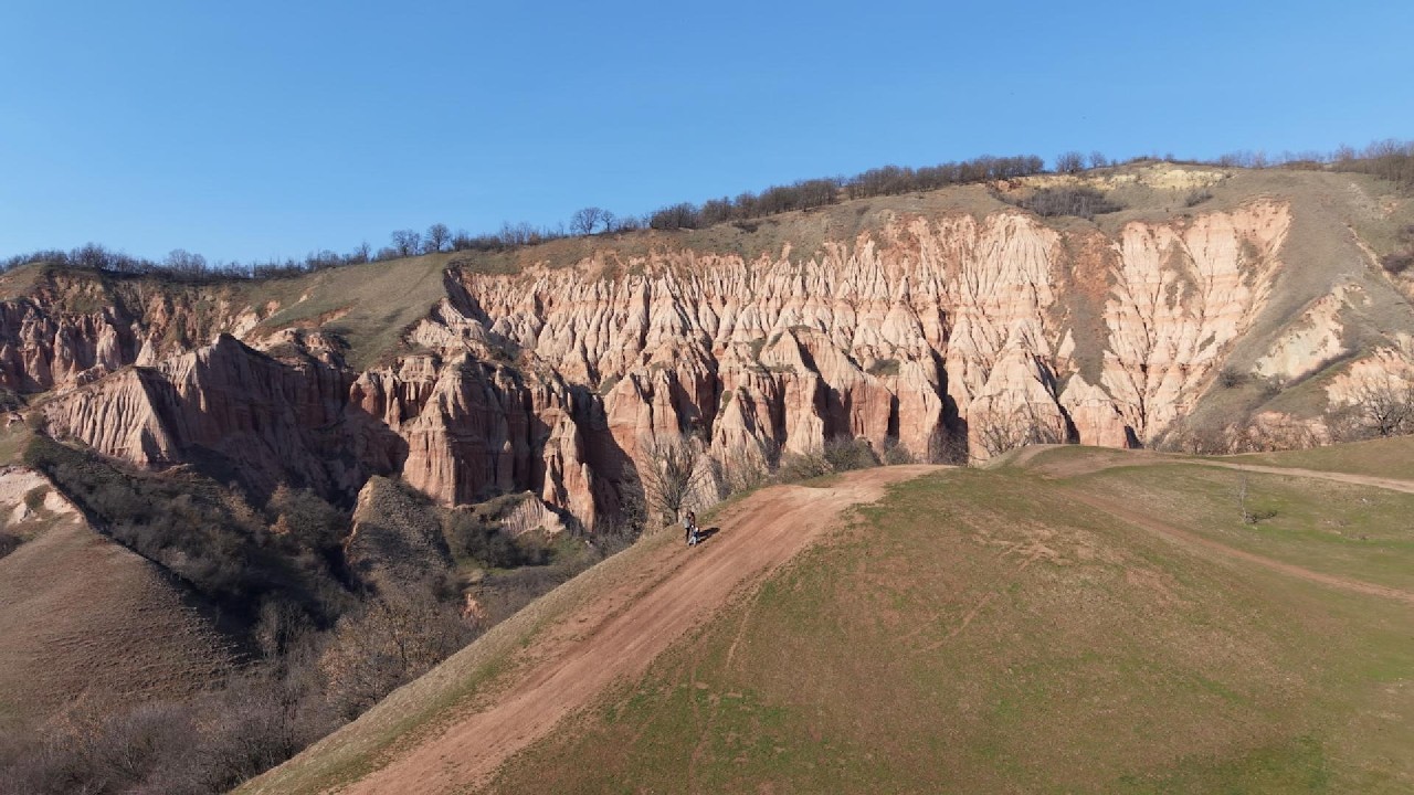 Râpa Roșie – Locul Ireal la 20 km de Alba Iulia | Mitsubishi Colt Road Trip
