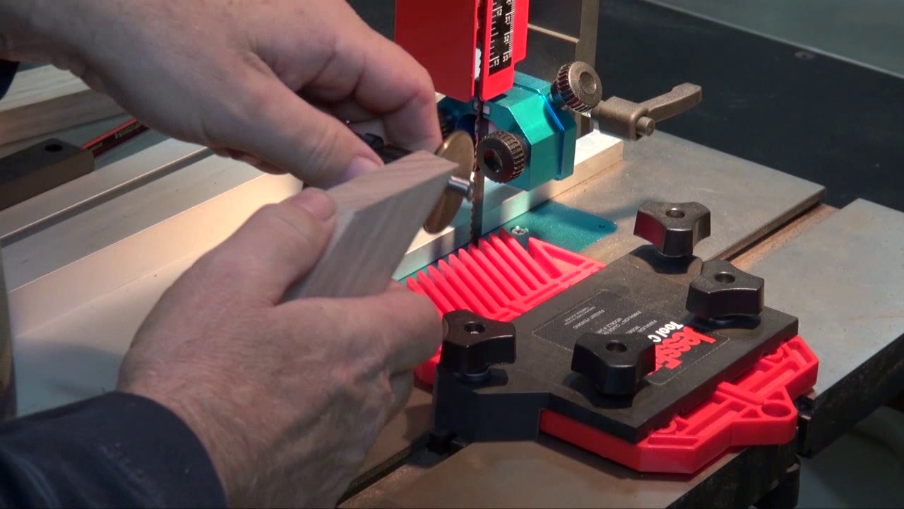 Bandsaw Joints (6 of 9) Mitred Joint done 2 ways.