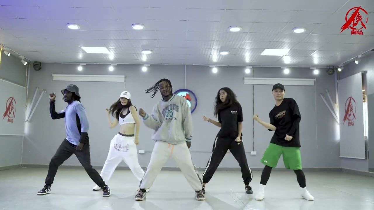 [Beginners Dance Workout]Bruno Mars   The Lazy Song|Sino Afro Dance Workout|Easy Dance Fitness，Zumba