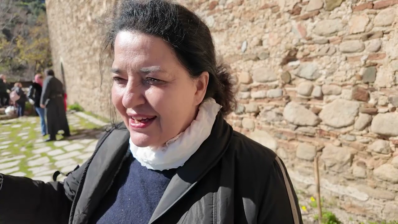 La regista del film Kalavria in visita al monastero di Bivongi