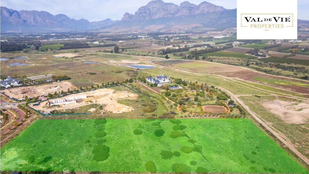 An exclusive Gentleman's Estate stand at Val de Vie Estate | For Sale | Val de Vie Properties