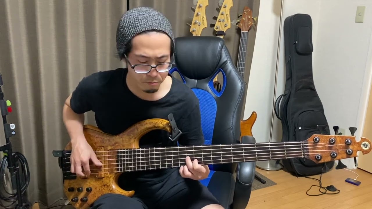 SKJOLD 6strings bass で弾く「SOLO BASS」ベーシストの遊び