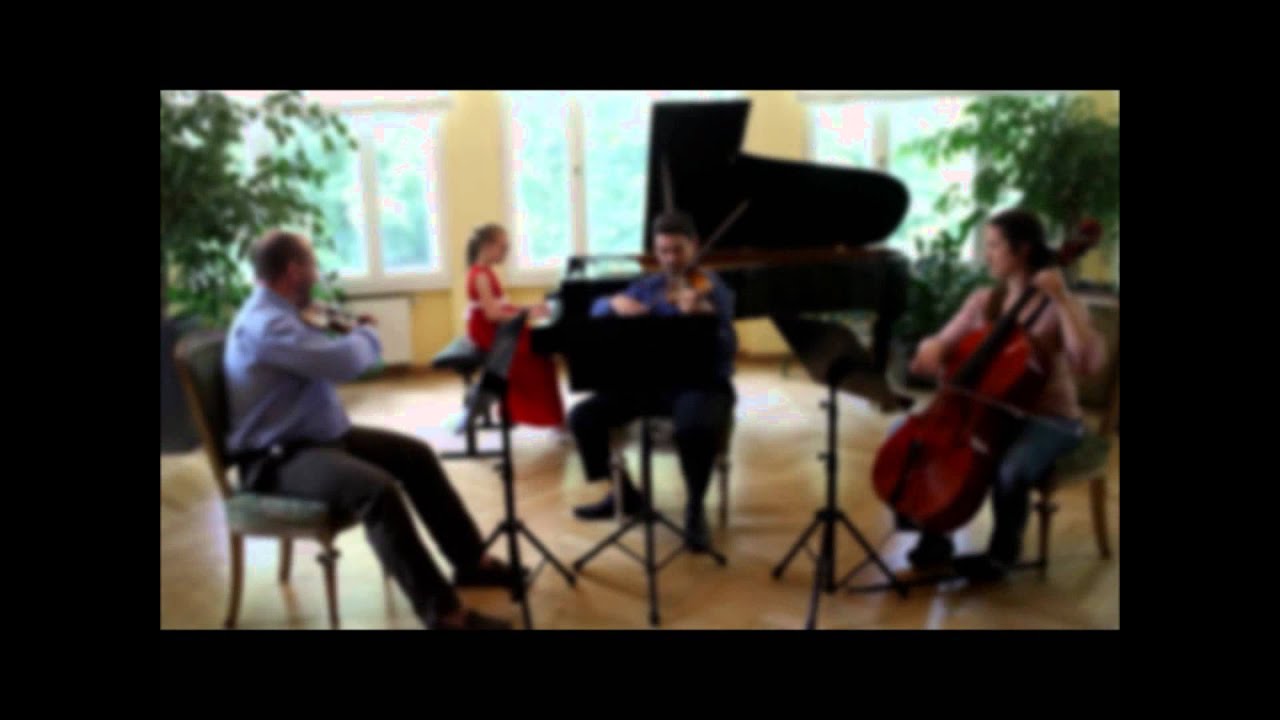 Beethoven, Sonatine F-Dur for piano and small orchestra - Maria Eydman (8 y.o.)
