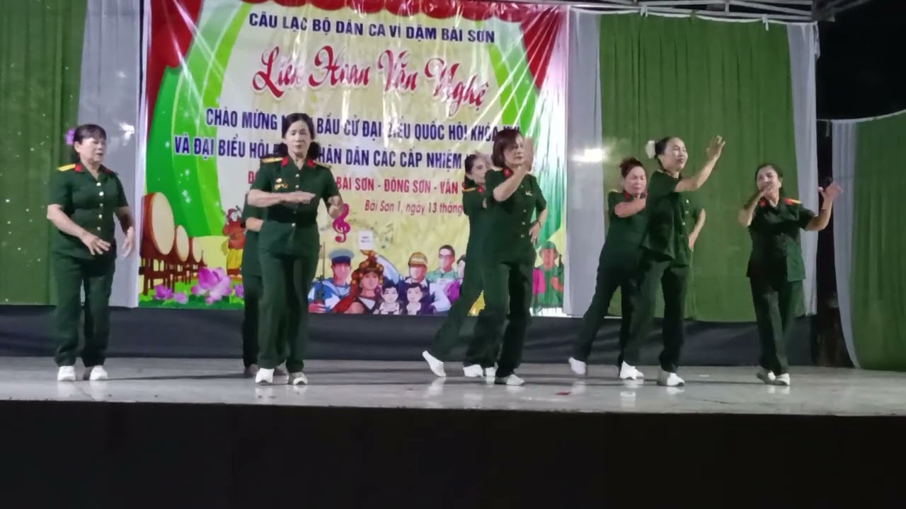 ĐƯỜNG TRƯỜNG SƠN XE ANH QUA 
