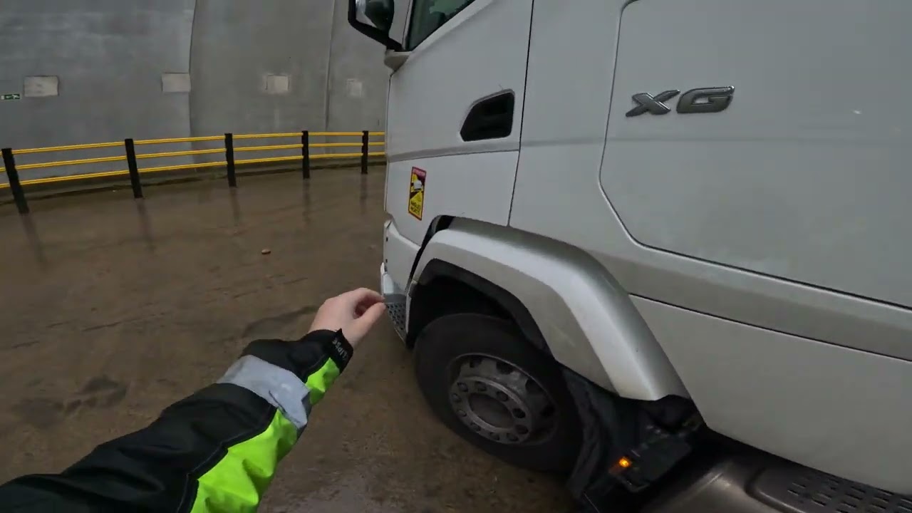 POV | Europe Truck Driver | Potato Factory | Narrow Maneuvering | Belgium - Nearby France | DAF XG
