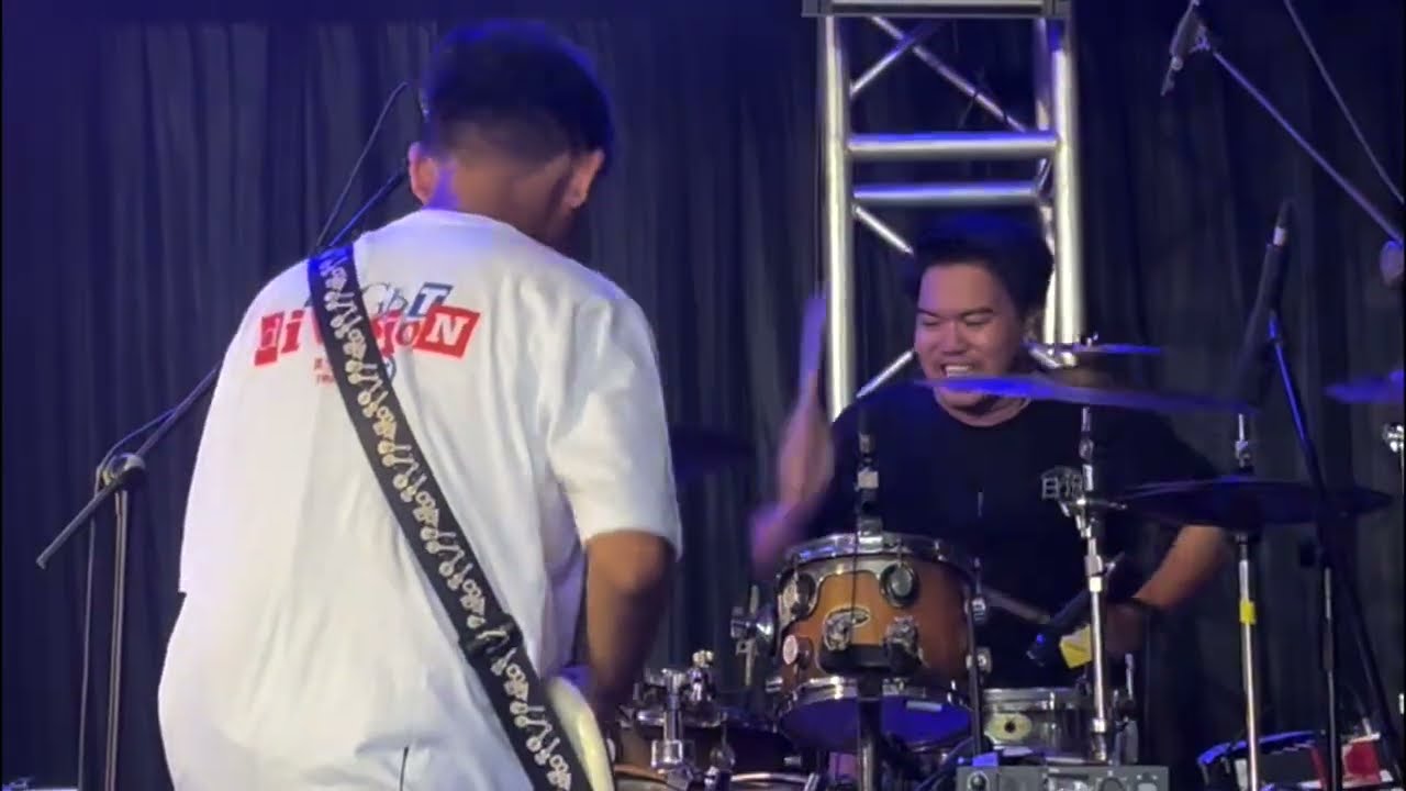 Pergi hilang dan lupakan - Remember Of Today ( OneHundredEleven 111 Live SMA 1 Porong )