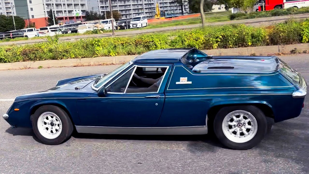 ロータスヨーロッパはとにかく低い。　The Lotus Europa is incredibly low, no matter how you look at it.