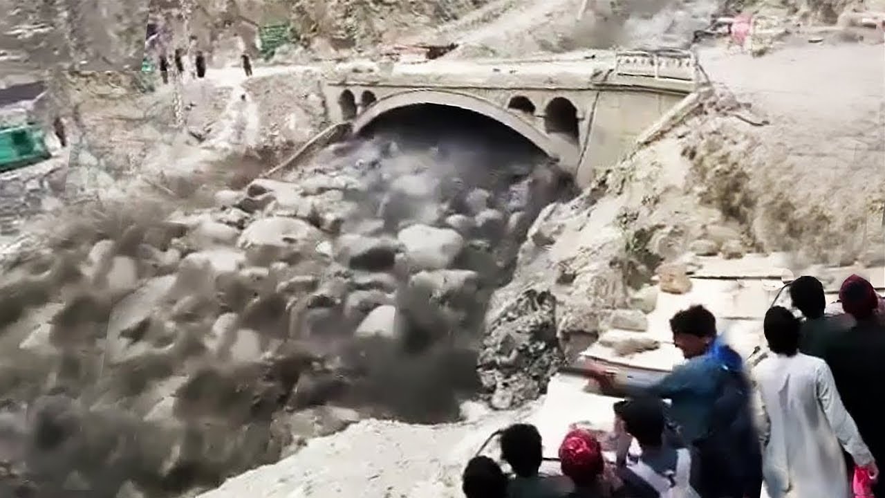 10 разрушительных оползней, заснятых на камеру