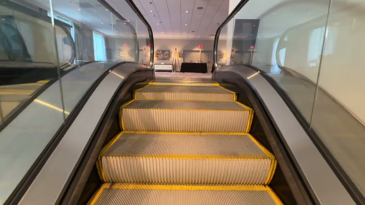 Riding ALL Elevator & Escalators at Downtown New Orleans Marriott