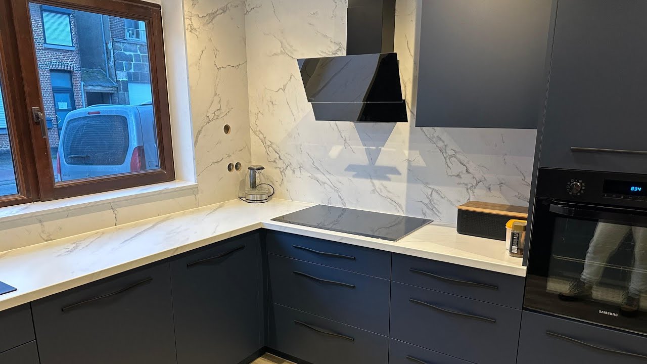 Kuchnia ciemny granat M4702/marmur bianco #antwerpen #belgium #montage #poland #brothers #kitchen