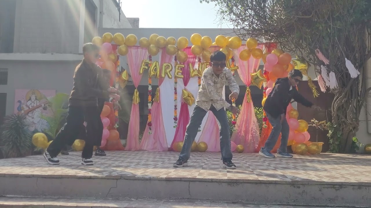 Boy's lazy 😄and crazy dance performance 🤭🤗